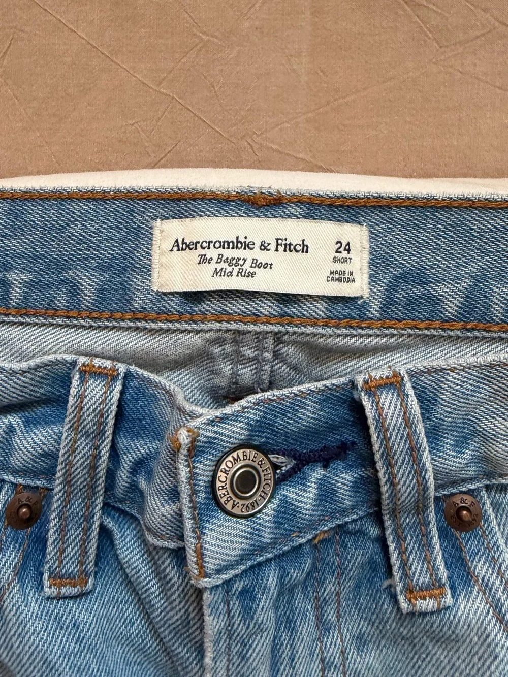 Abercrombie & Fitch Baggy Boot Jeans